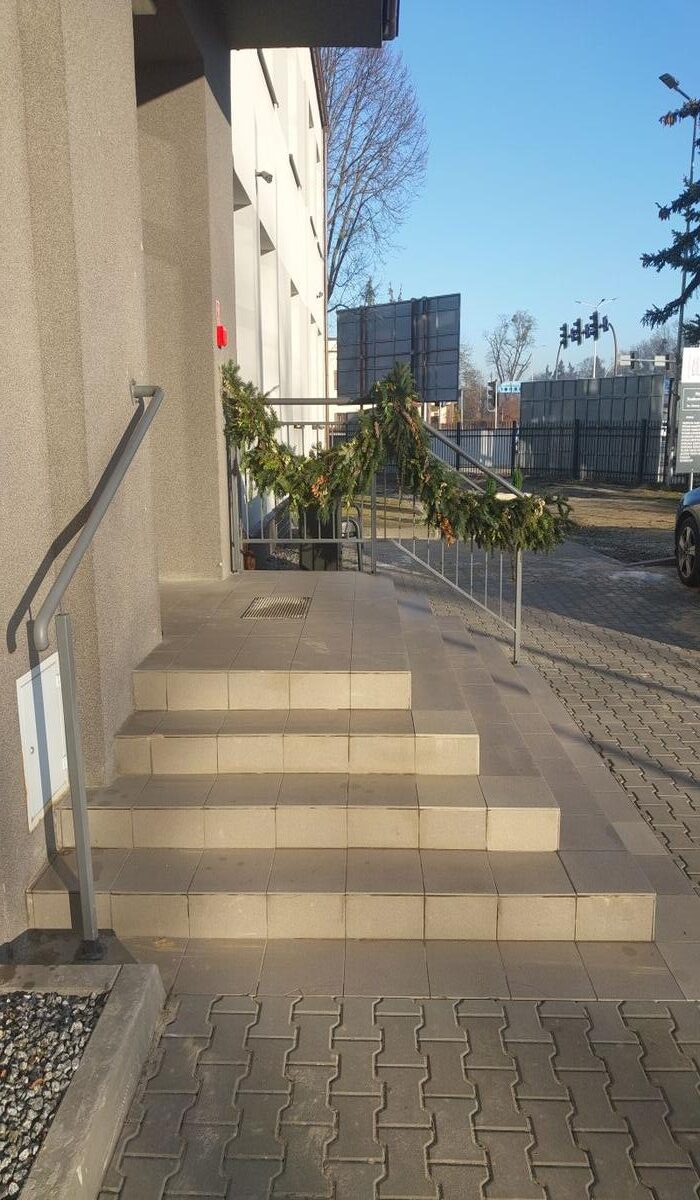 Schody frontowe przed